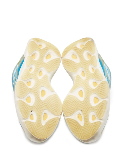 Yeezy Boost 700 Bleu