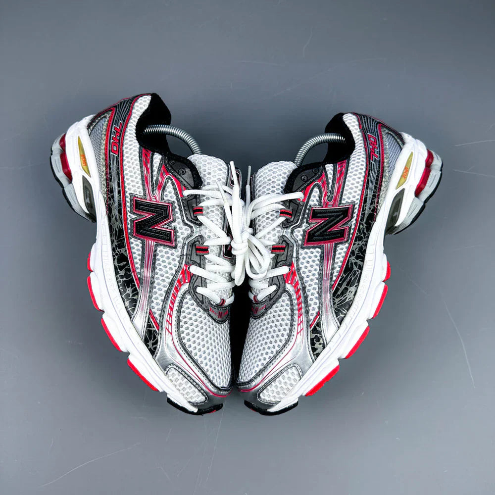 New Balance 740 Red