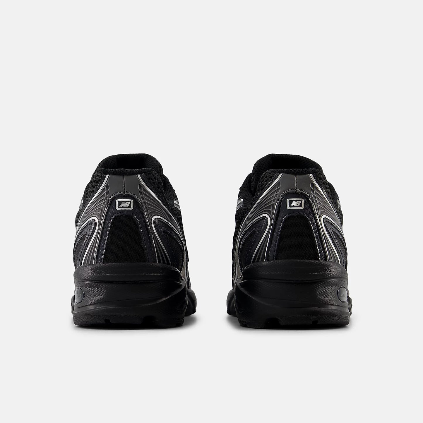 New Balance 740 Noir