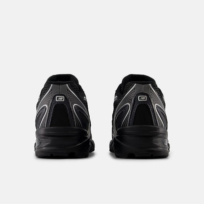 New Balance 740 Noir