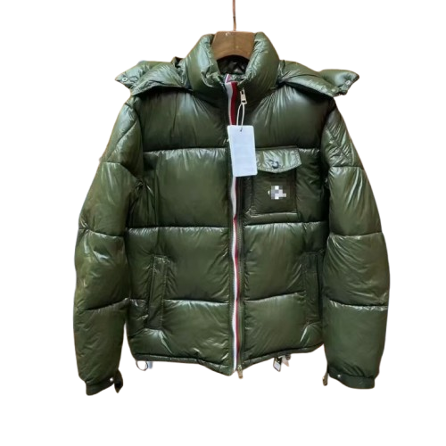 Doudoune Moncler courte à capuche Montbeliard